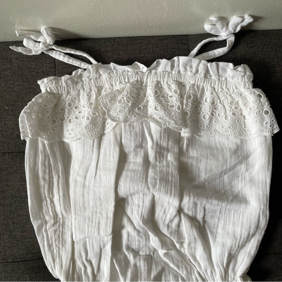 Baby Gap White Eyelet Ruffle Romper 12-18 months - Picture 5 of 9